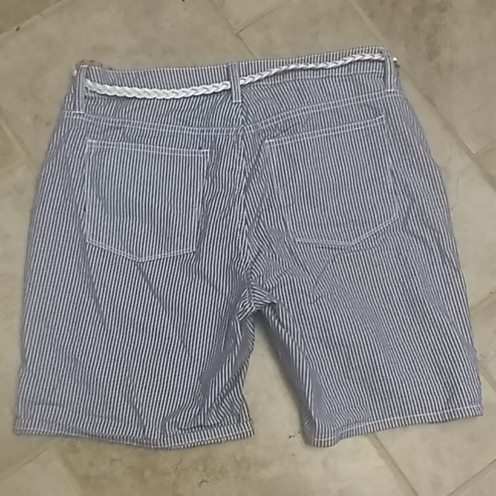 Striped Spring Shorts - Picture 2 of 2